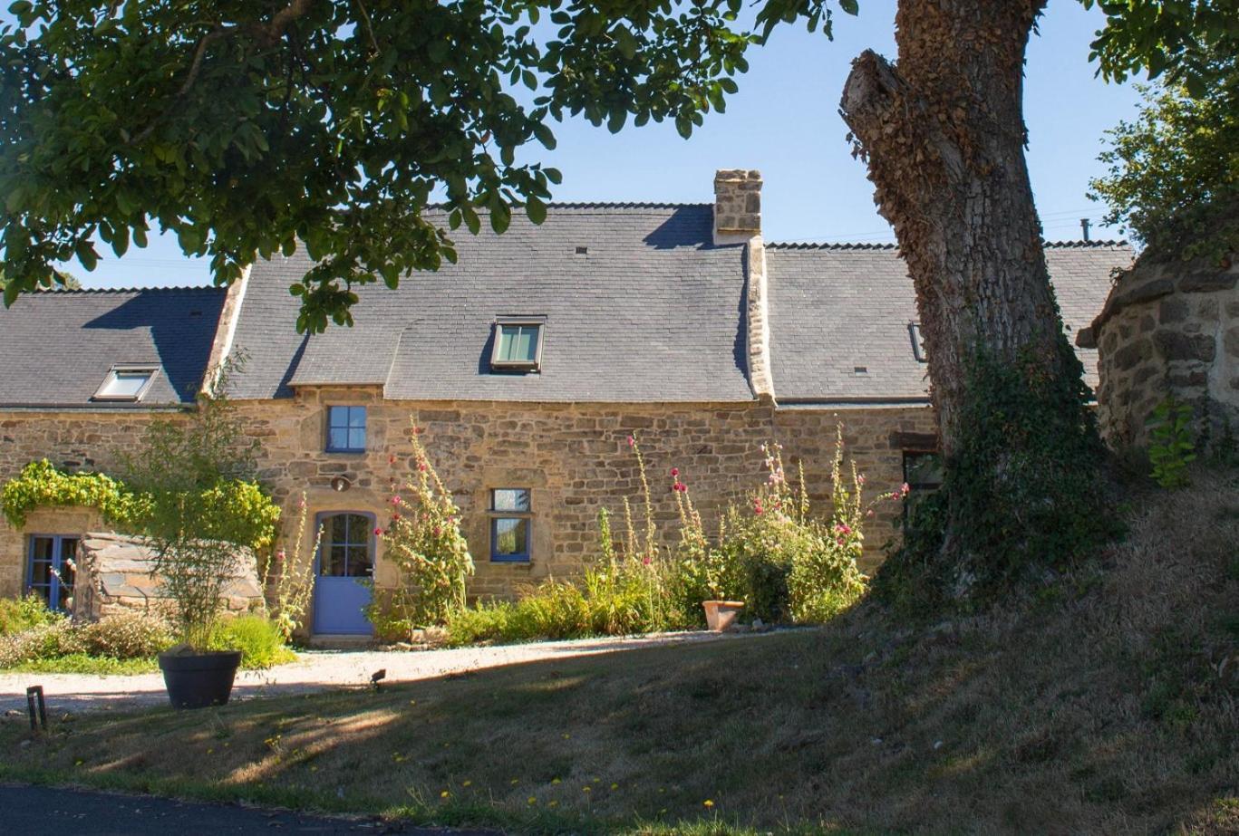 La Chambre Du Grand Val Caden Exterior photo