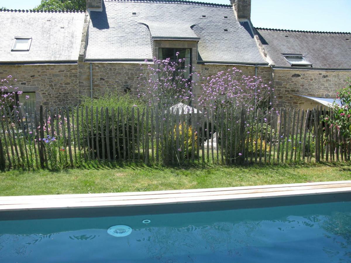 La Chambre Du Grand Val Caden Exterior photo